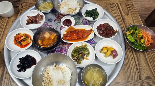 상주 중앙시장 아침밥 추천 오공식당 보리밥 정식 후기